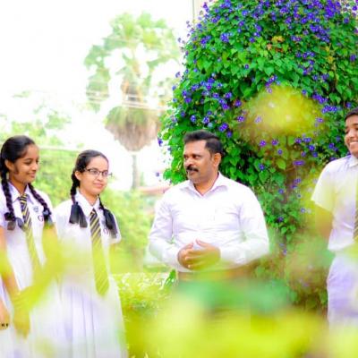 අපේ පාසල 